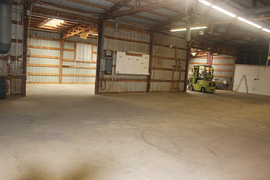 More Photos Of 3624 W International Speedway Blvd, Daytona Beach Industrial For Sale