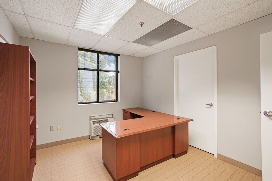 More Photos Of 1363 Beverly Rd, McLean Office For Sale