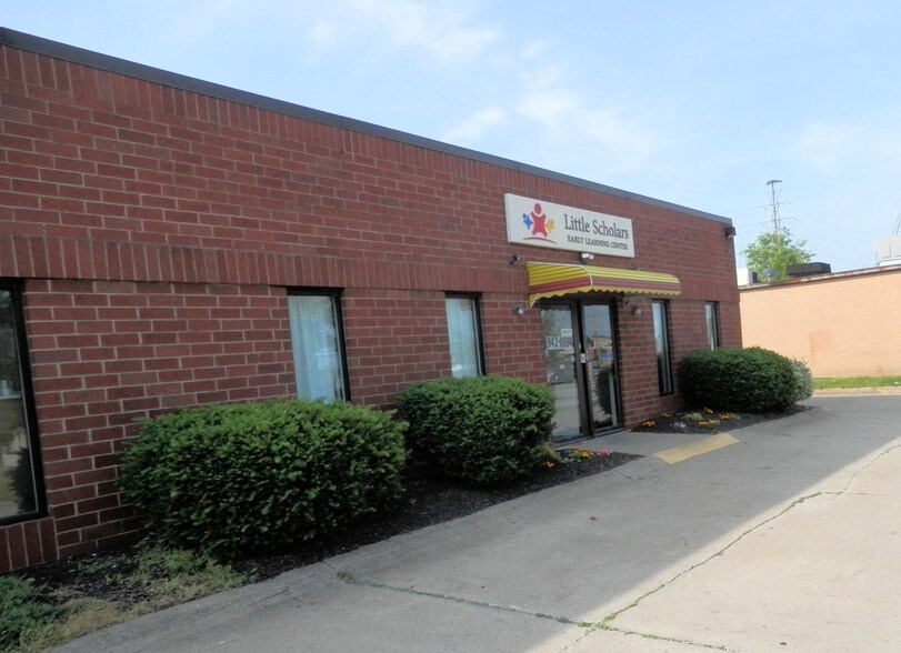 More Photos Of 7464-7472 Tyler Blvd, Mentor Flex For Lease
