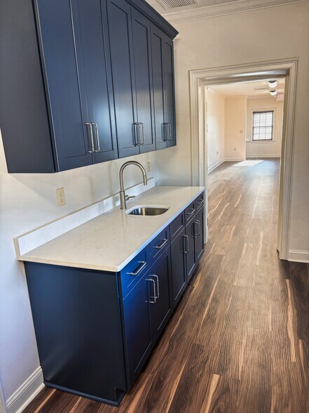 More Photos Of 229 Magnolia St, Spartanburg Office For Lease