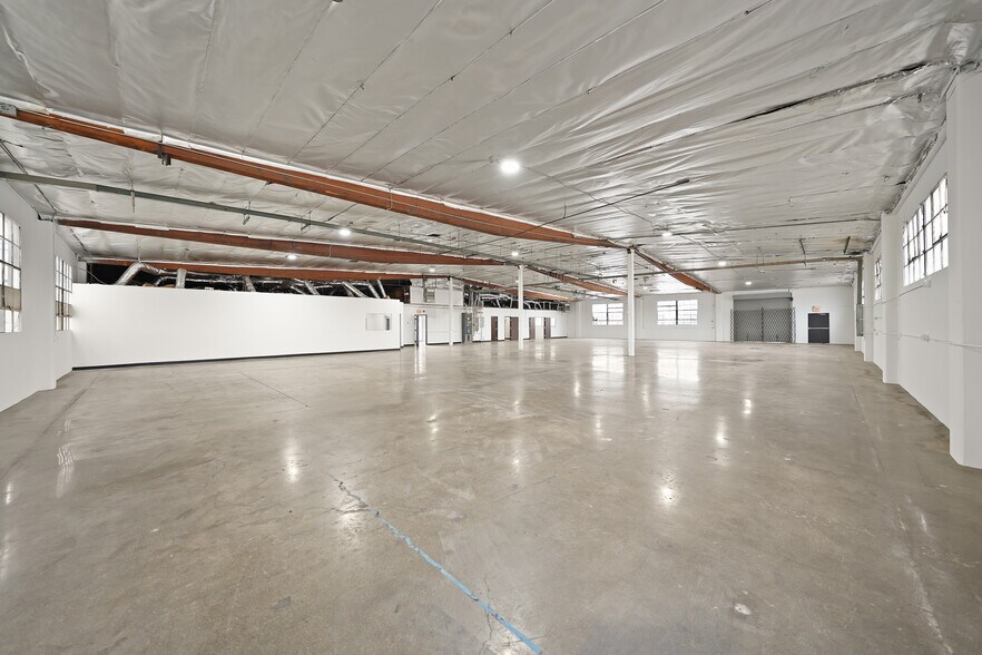 More Photos Of 13214 Crenshaw Blvd, Gardena Warehouse For Lease