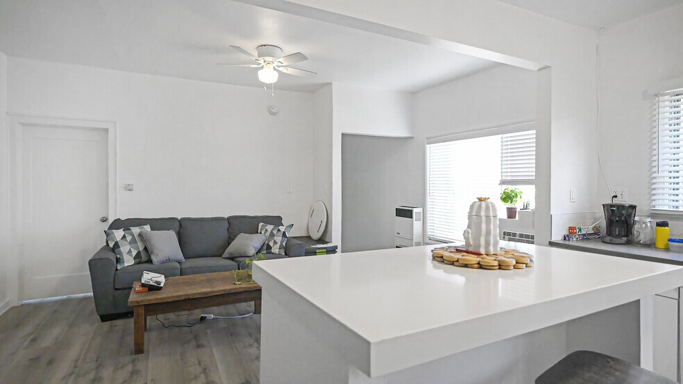 More Photos Of 716 W 30th St, Los Angeles Apartments For Sale