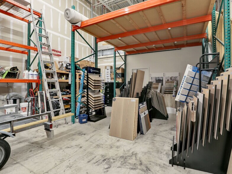 More Photos Of 8821 Business Park Dr, Fort Myers Warehouse For Sale