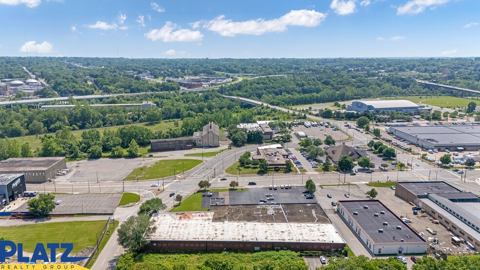 More Photos Of 360 E Federal St, Youngstown Manufacturing For Lease