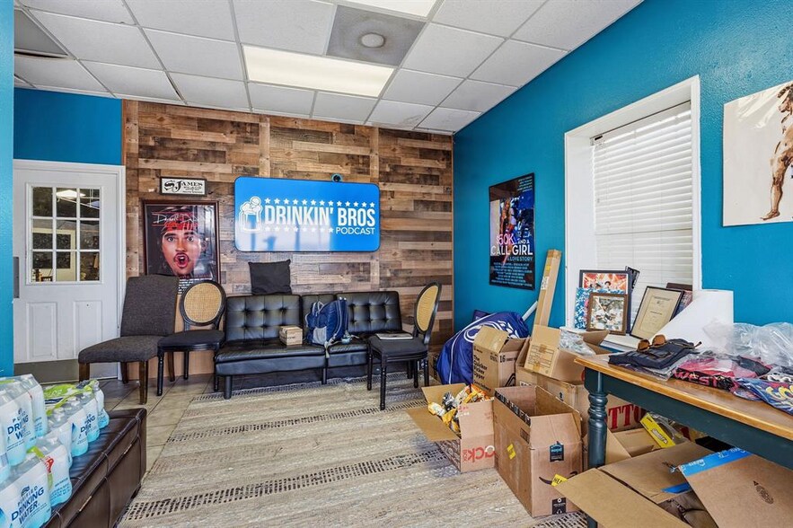 More Photos Of 9221 Highway 290 W, Austin Light Manufacturing For Sale