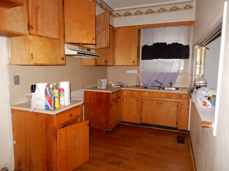 More Photos Of 7024 North Rd, North Religious Facility For Sale