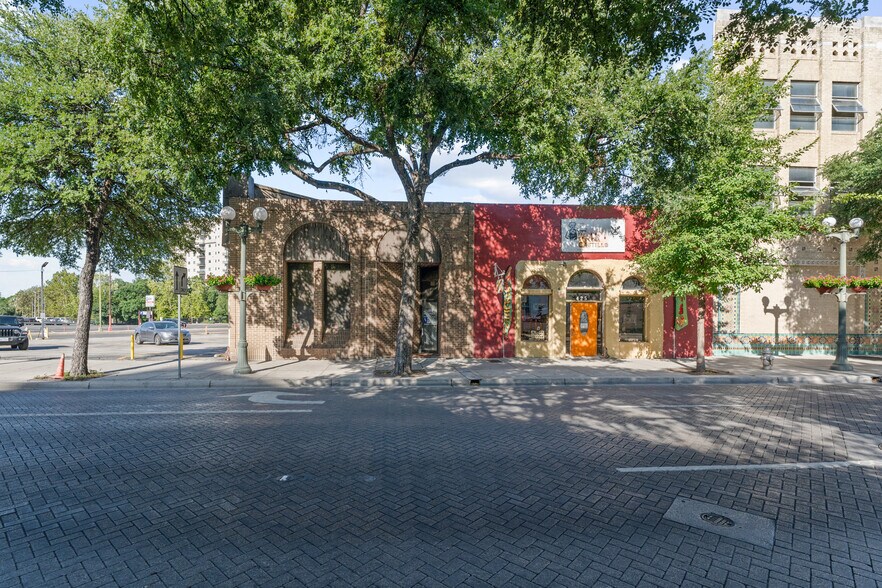 More Photos Of 425-427 S Saint Marys St, San Antonio Storefront Retail Office For Sale