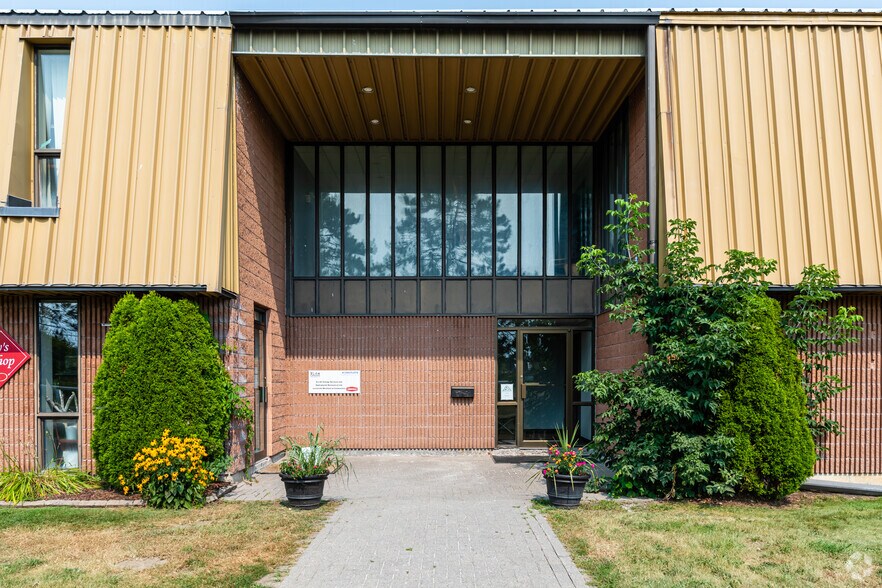 More Photos Of 112 John Cavanaugh Rd, Ottawa Light Manufacturing For Lease