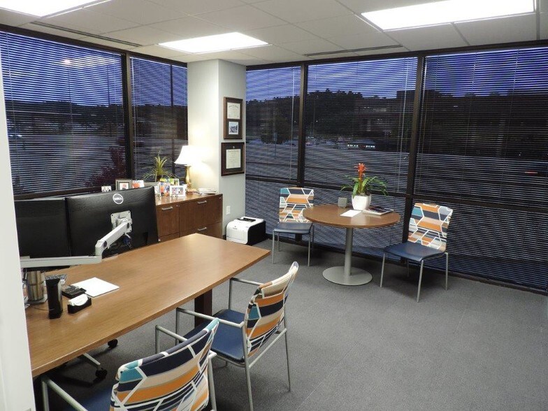 More Photos Of 10800 Financial Centre Pkwy, Little Rock Office For Lease
