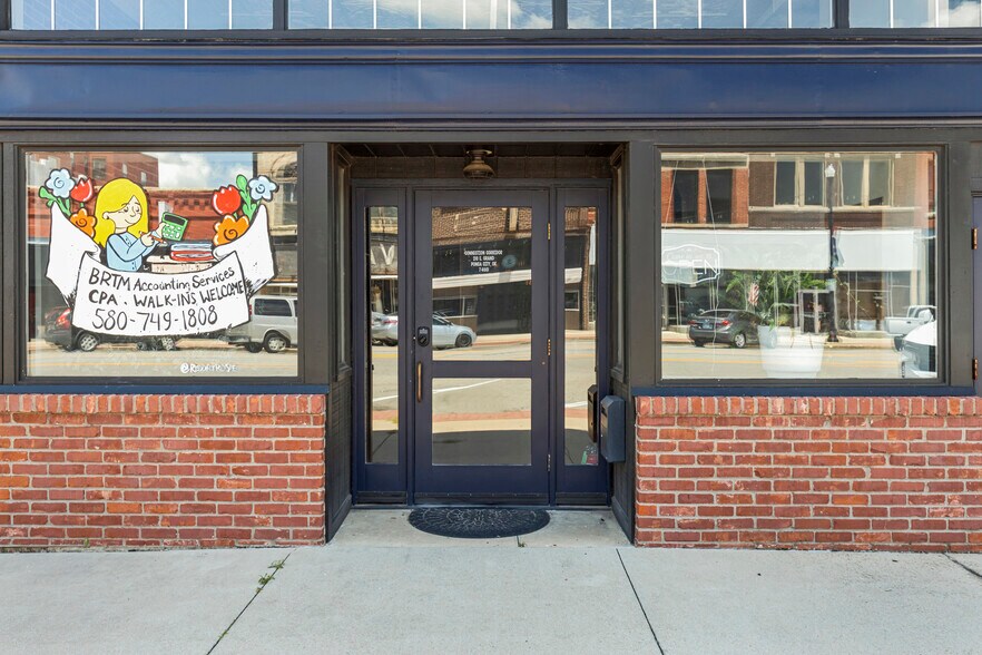 Primary Photo Of 210 E Grand Ave, Ponca City Office For Sale