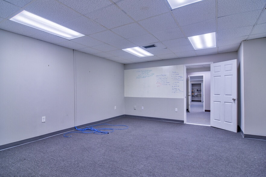 More Photos Of 12945 Seminole Blvd, Largo Office For Lease