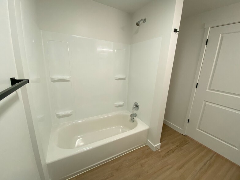 More Photos Of 404 E 5600 S, Salt Lake City Apartments For Sale