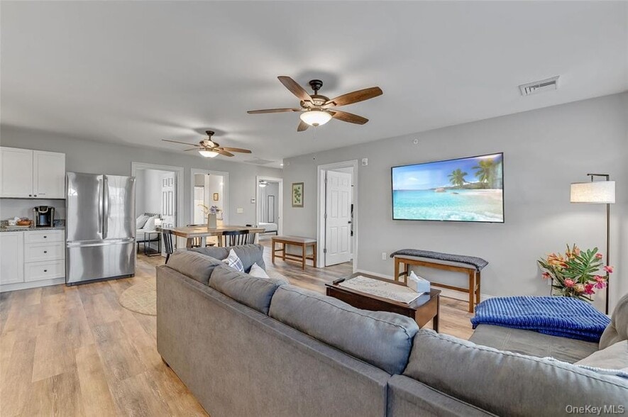 More Photos Of 365 Ann St, Newburgh Office For Sale