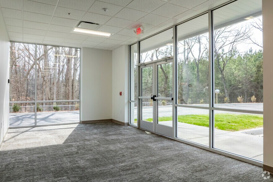 More Photos Of 11006 Mount Holly Huntersville Rd, Huntersville Distribution For Lease