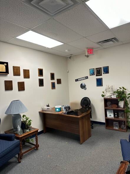 More Photos Of 4601 Hollow Tree Dr, Arlington Office For Lease