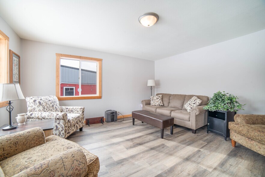 More Photos Of 16082 S Antler Inn Rd, Wascott Restaurant For Sale