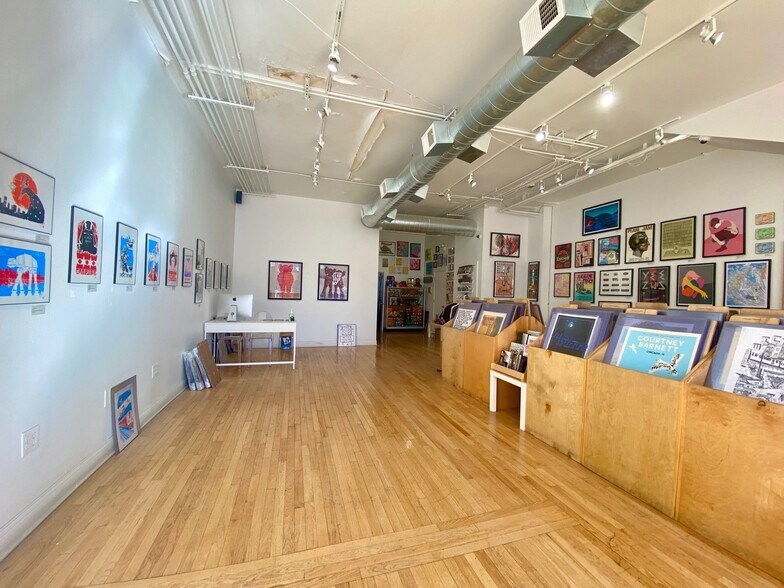 More Photos Of 2415 N Milwaukee Ave, Chicago Freestanding For Lease