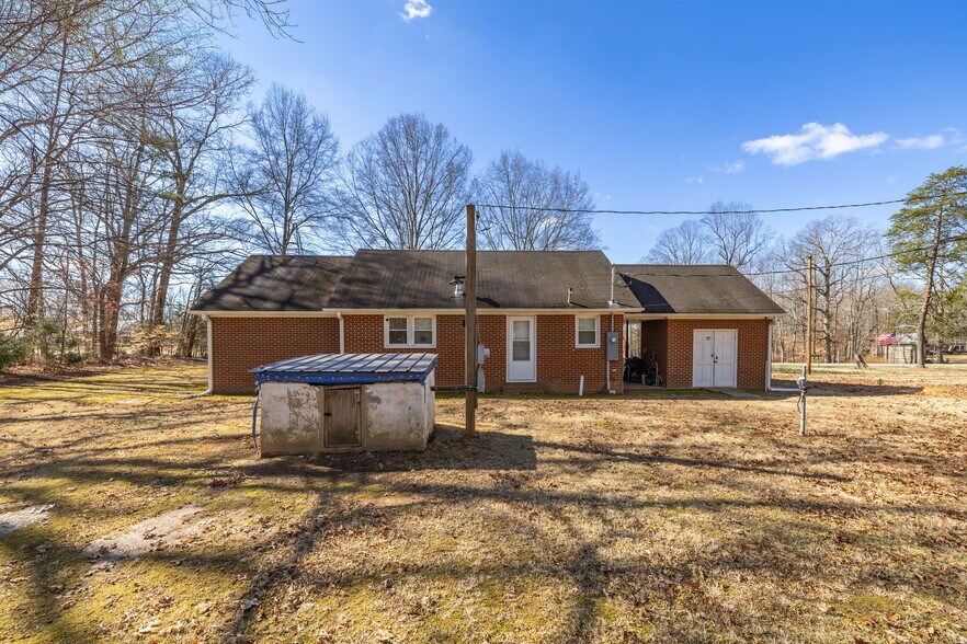 More Photos Of 5513 NC Highway 700, Eden Flex For Sale