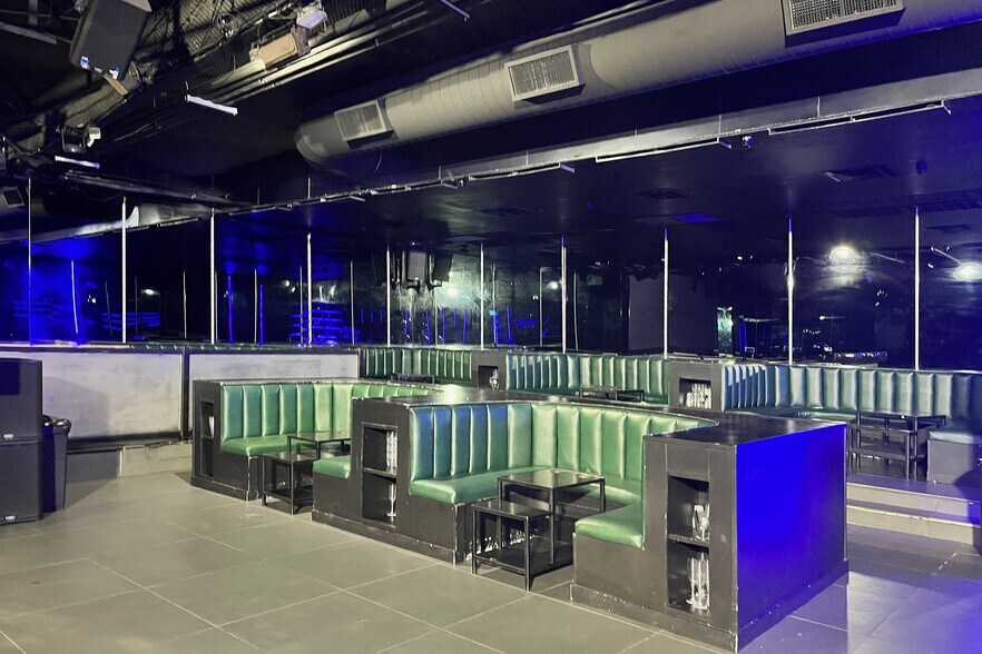 More Photos Of 5002 Washington Ave, Houston Bar For Lease