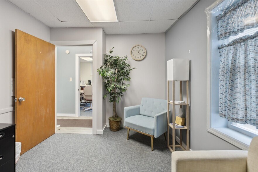 More Photos Of 1000 N Johnson St, Bay City Medical For Sale