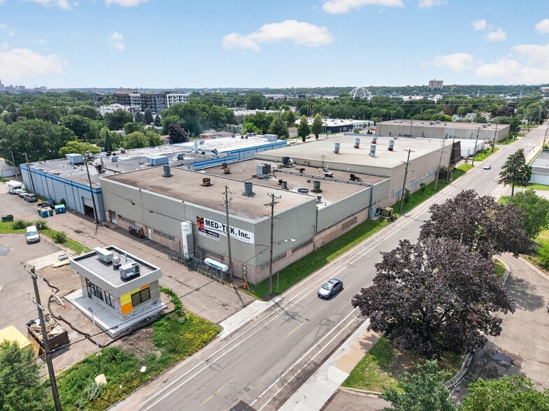 More Photos Of 2639 2nd St NE, Saint Anthony Manufacturing For Sale