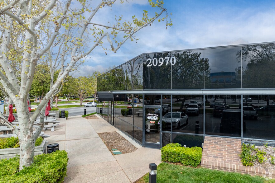 More Photos Of 20970 Warner Center Ln, Woodland Hills Medical For Sale