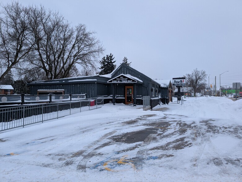 More Photos Of 2300 Wharncliffe Rd S, London Restaurant For Sale