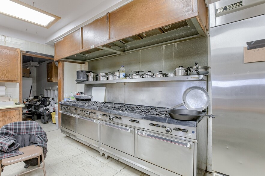 More Photos Of 3001 Connor Ave, Kansas City Specialty For Sale