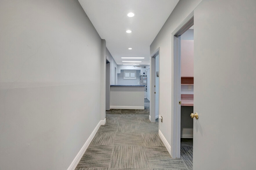 More Photos Of 1511 Indian Rocks Rd S, Largo Medical For Lease