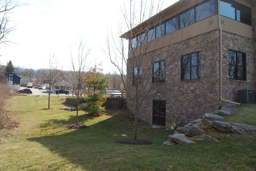 More Photos Of 519 Lancaster Ave, Malvern Office For Sale