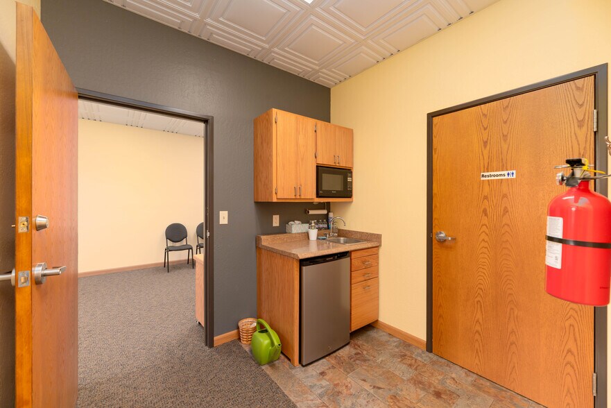 More Photos Of 1600 W University Ave, Flagstaff Medical For Sale