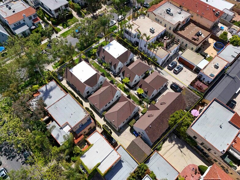 More Photos Of 537 N Orange Dr, Los Angeles Apartments For Sale