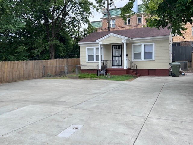 More Photos Of 15 S Barksdale St, Memphis Apartments For Sale