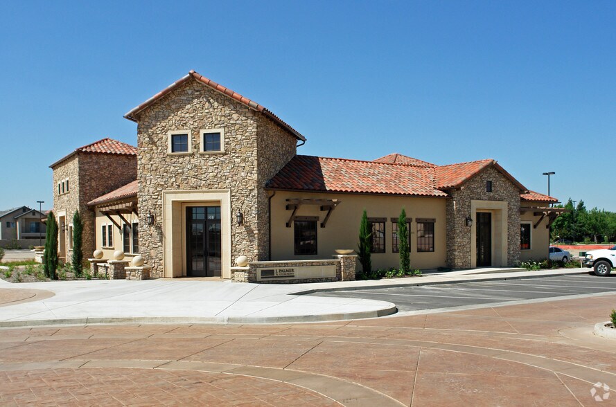 Primary Photo Of 303 E Caldwell Ave, Visalia Office For Sale