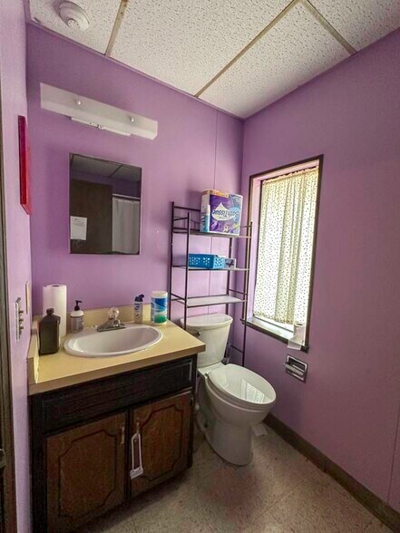 More Photos Of 70 N 31st St, Clinton Healthcare For Sale