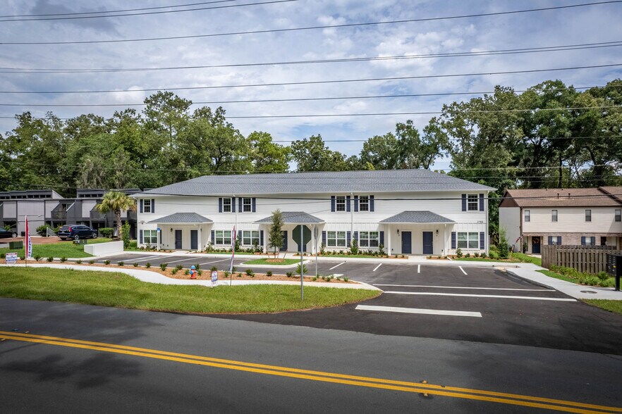 More Photos Of 2755 SE 17th St, Ocala Apartments For Sale