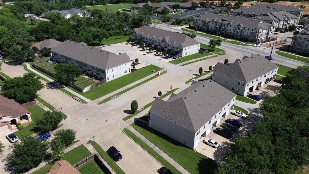 More Photos Of 101 Springtree St, Denton Apartments For Sale