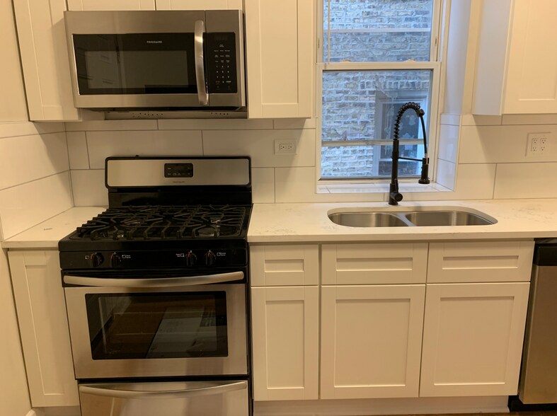 More Photos Of 4830 N Drake Ave, Chicago Apartments For Sale