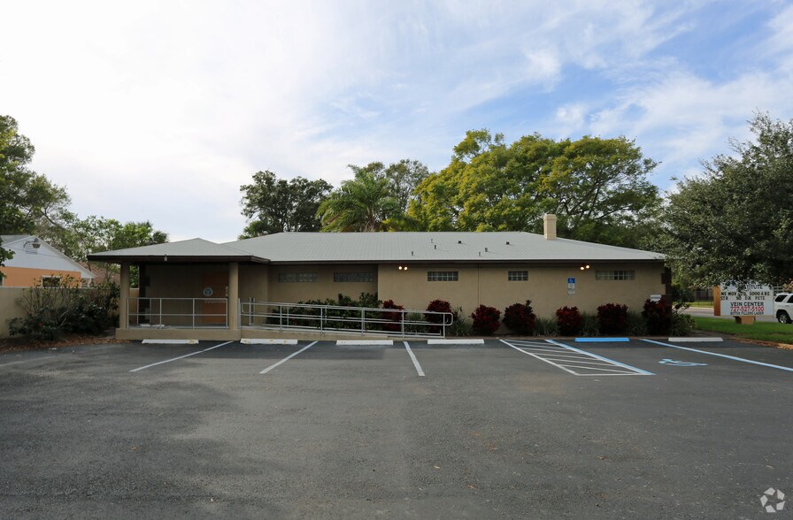 More Photos Of 3520 38th Ave N, Saint Petersburg Medical For Sale