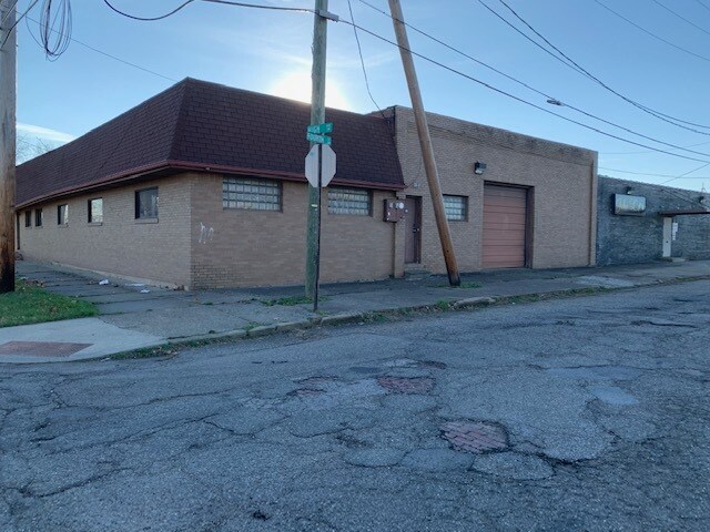 Primary Photo Of 407 High Ave SW, Canton Warehouse For Sale
