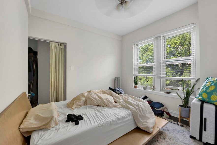 More Photos Of 1401 E Hyde Park Blvd, Chicago Apartments For Sale