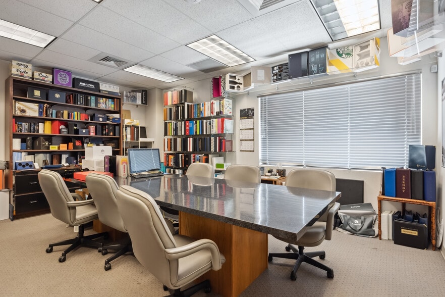 More Photos Of 1187 E 68th Ave, Denver Manufacturing For Sale