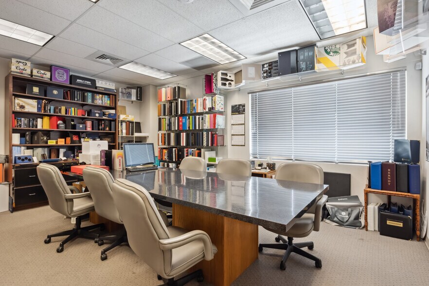 More Photos Of 1187 E 68th Ave, Denver Manufacturing For Sale