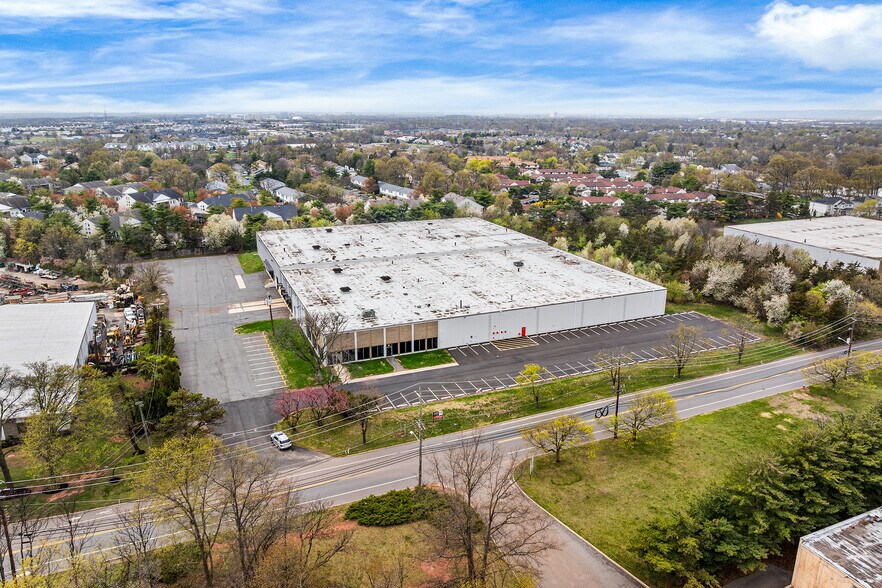 More Photos Of 9 Taylor Rd, Edison Warehouse For Lease