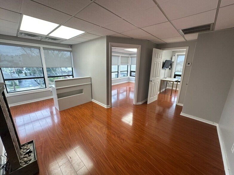 More Photos Of 220 Kinderkamack Rd, Westwood Office For Lease