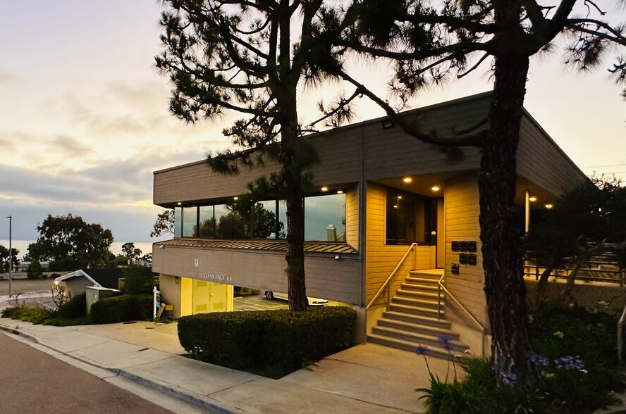 Primary Photo Of 322 8th St, Del Mar Office For Lease