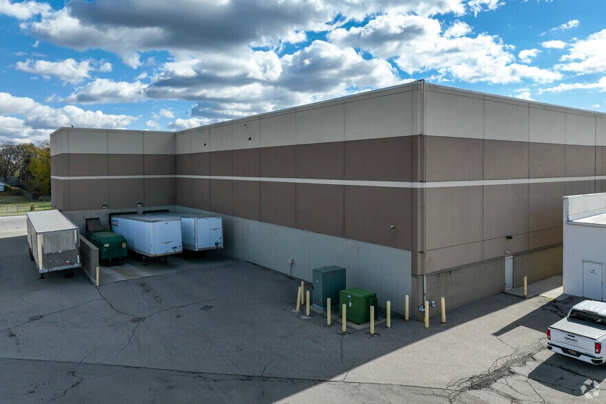 More Photos Of 14500 Racho Rd, Taylor Department Store For Sale