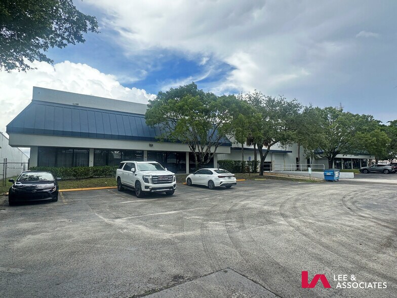 Primary Photo Of 1721 Blount Rd, Pompano Beach Warehouse For Lease