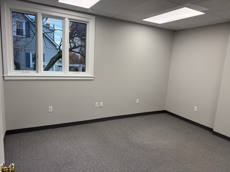 More Photos Of 7916 Queen St, Wyndmoor Office For Lease