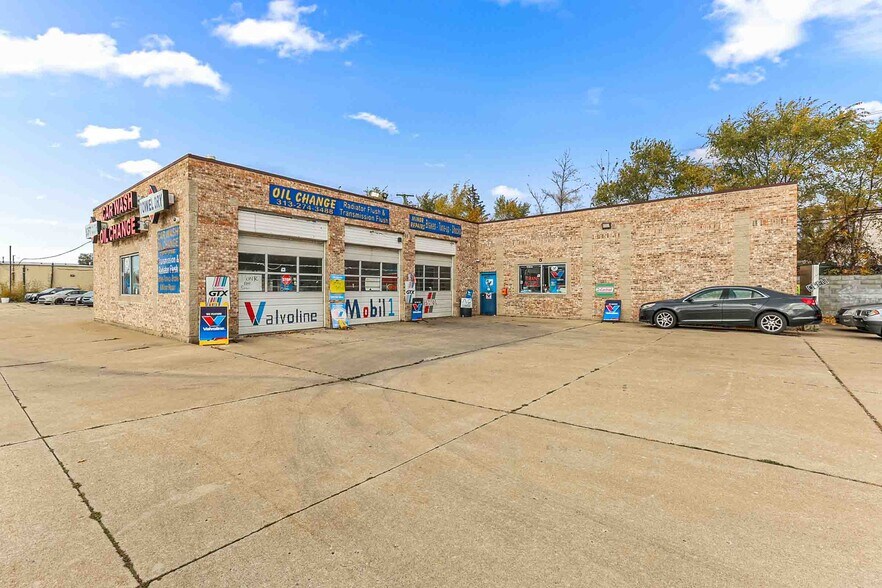 More Photos Of 26380 Michigan Ave, Inkster General Retail For Sale